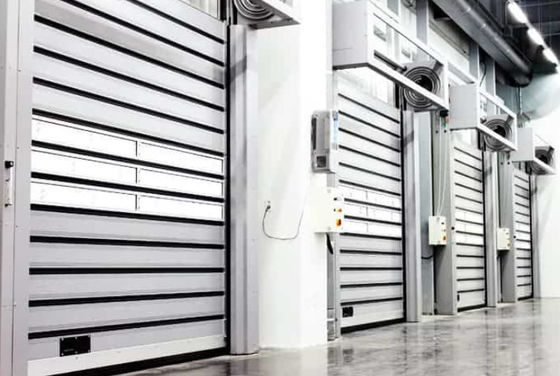 الصناعية السرعة العالية الباب الحلزوني ساندويتش لوحة 70mm مع الإفراج اليدوي البناء الألومنيوم عالية الجودة