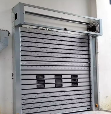 سرعة الباب المتعرج مع 0.8m/s فتح 0.75KW محرك الطاقة جهاز الاستشعار الضوئي الكهربائي نظام السلامة