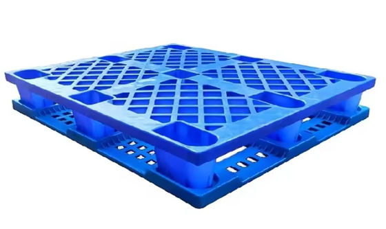 قابلة لإعادة الاستخدام الصناعية الثقيلة الكبيرة 4 طريق HDPE علبة مع الطابع الساخن والطبع الحريري الشعار وجهين