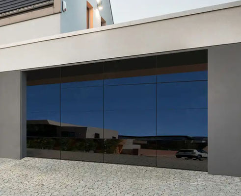 فتح يدوي أو أوتوماتيكي صلبة المياه الدرجة 3 باب المرآب الشفاف مواد الزجاج سبيكة الألومنيوم