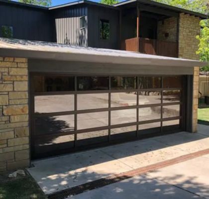 الصلبة للماء الدرجة 3 الزجاج الشفاف المقاومة للرياح ممتازة الصناعية العلوية صلبة قسمية باب المرآب مع يدوي أو تلقائي