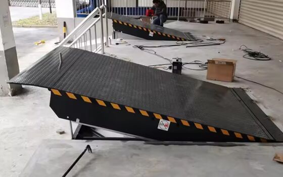 رافعات هيدروليكية بسعة 8-10 طن للمستودعات، منصة قابلة للتخصيص، ورشة عمل، ألواح رصيف أوتوماتيكية، مُعدِّلات أبواب الرصيف، تصميم آمن بوزن 25000-40000 رطل