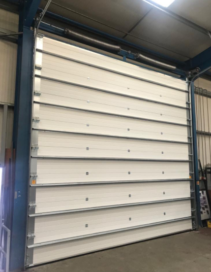 أبواب قسم صناعية لمحطة إطفاء بقفل أمان عالي وأبواب قطاعية مع تشكيل أوتوماتيكي وإصدار طوارئ لمصدات الحريق الدوارة المصدرين