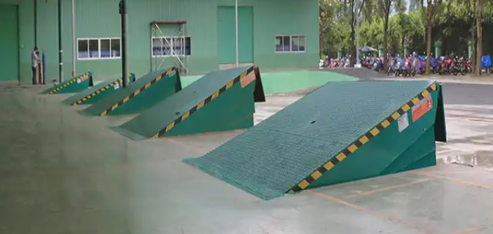 Industrial Fixed 25000-40000LBS Safe Design Workshop Automatic Dock Door Levelers Hydraulic Stationary Loading Ramp for Warehouse and Factory Use